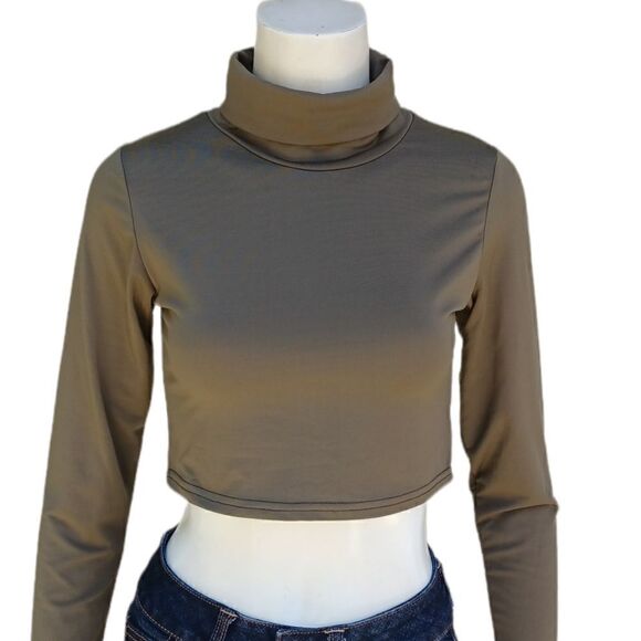 Unknown Tops - 609733....Long Sleeve Turtleneck Crop Top Size S